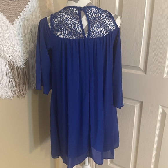 Blue Cold Shoulder Bell Sleeve Dress by Heart Soul - Size Medium - Picture 7 of 11